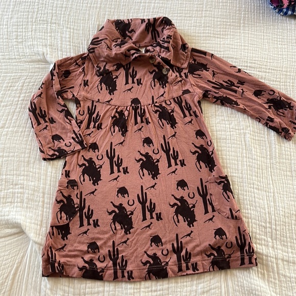 kate quinn Other - Kate Quinn dress size 18 to 24 month